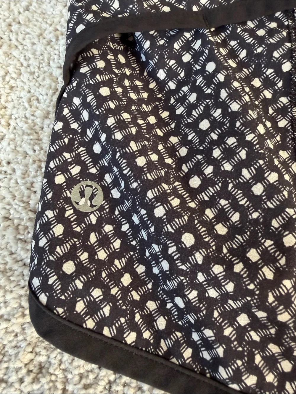 Lululemon Size 6 Speed Short 4-way Stretch 2.5